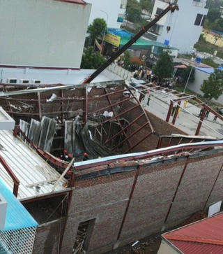 Thái Bình: Khởi tố vụ để sập mái nhà làm 3 người tử vong, nhiều người bị thương