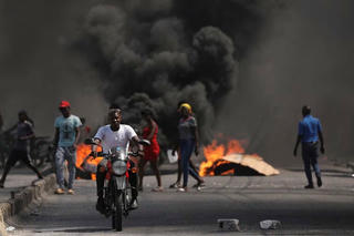 Bạo lực và nạn đói ở Haiti
