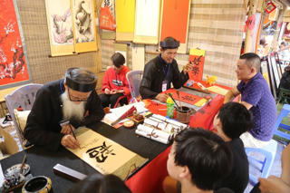 Nhiều hoạt động hấp dẫn tại Hội chữ Xuân Ất Tỵ