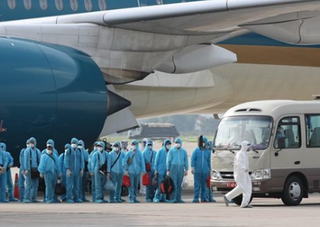 Mỗi 'chuyến bay giải cứu' Phó phòng thuộc Cục Xuất nhập cảnh buộc doanh nghiệp hối lộ 150 triệu đồng