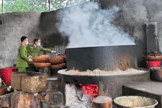 Vĩnh Phúc: Công an phát hiện cơ sở chế biến mỡ lợn bẩn