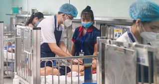 Gia tăng trẻ viêm phổi, suy hô hấp