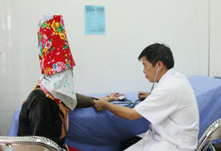 Những bác sĩ bám bản ở Quảng Ninh