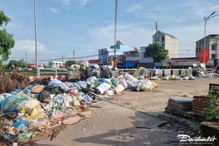Thái Nguyên: Cầu tiền tỷ xây dựng xong bỏ hoang nhiều năm thành nơi tập kết rác