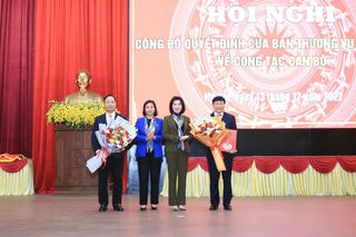 Trao Quyết định về công tác cán bộ tại Ủy ban MTTQ Việt Nam thành phố Hà Nội