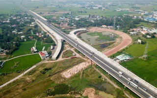 Chậm thi công, lãng phí kép