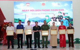 Đắk Lắk: Nhiều tập thể, cá nhân xã Ea Bung được tặng Kỷ niệm chương, giấy khen vì an ninh biên giới Quốc gia
