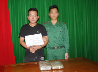 Bắt thanh niên vận chuyển 2 bánh ma túy từ Lào về Quảng Nam