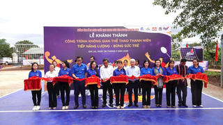 Chủ tịch Đỗ Văn Chiến cắt băng khánh thành “Nhà nhân ái” và khu vui chơi thể thao tại Gia Lai