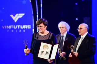 Nhà khoa học đạt giải VinFuture vừa đoạt giải Nobel Y Sinh 2023