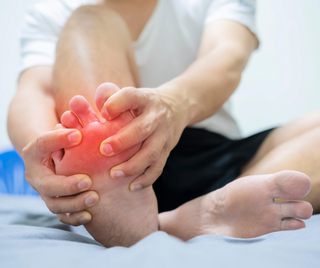 Người mắc bệnh đái tháo đường chú ý bảo vệ bàn chân trong mùa lạnh