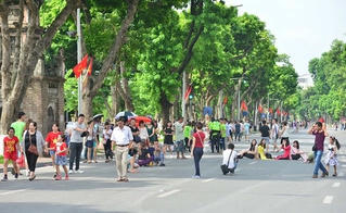 Hà Nội tạm cấm tổ chức sự kiện du lịch, thể thao, ẩm thực có tính chất thương mại ở phố đi bộ hồ Gươm