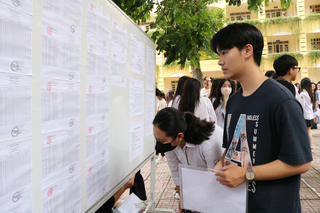 Điểm chuẩn đại học 2023 ‘hạ nhiệt’, không còn ngưỡng tuyệt đối 30/30