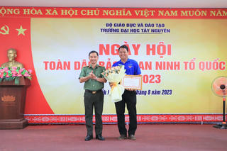 Trường Đại học Tây Nguyên ký cam kết thi đua đạt tiêu chuẩn 'An toàn về an ninh trật tự'