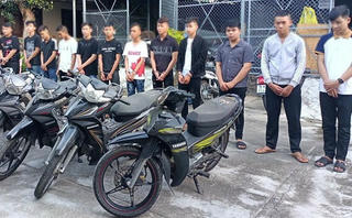 Mâu thuẫn mạng xã hội, 2 nhóm thanh niên dùng hung khí chém nhau