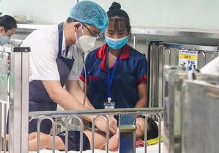Trẻ nhập viện, tử vong tăng đột biến do mắc virus Adeno