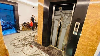 Điều tra vụ rơi thang máy nhà 7 tầng làm 2 người tử vong