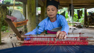 Giữ nghề dệt ở Bá Thước