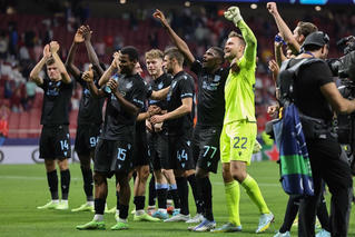 5 đội xuất sắc lọt vào vòng 1/8 Champions League