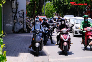 Hà Nội có mưa rào, trưa và chiều hửng nắng