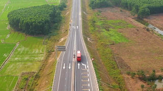 Khẩn trương khắc phục những tồn tại trên cao tốc Cam Lộ - La Sơn sau vụ tai nạn nghiêm trọng