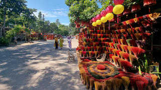 Làng hương trăm tuổi làm du lịch