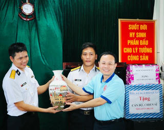 Bảo vệ vững chắc chủ quyền an ninh biên giới vùng biển của Tổ quốc
