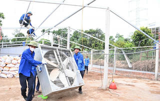 Màu áo xanh trên công trường trọng điểm