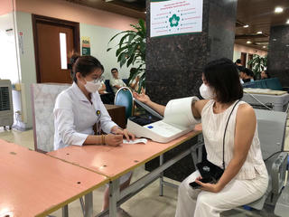 Chuẩn bị lộ trình tiến tới thực hiện miễn viện phí toàn dân