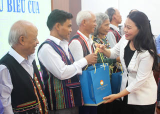 Người có uy tín là chỗ dựa tinh thần cho đồng bào các dân tộc