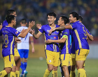 V.League 2022: Văn Hậu bình phục và tỏa sáng