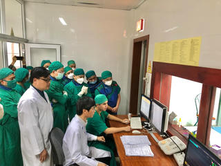 Chuyển giao kỹ thuật điều trị bệnh nhồi máu não cấp cho Bệnh viện Đa khoa Hà Tĩnh 