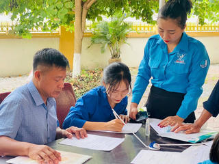 Hành chính công cấp cơ sở: Chạy đua với khối lượng công việc