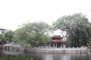 Hồ Văn khoác 'áo mới'