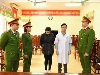 Đại lý bảo hiểm cấu kết với bác sĩ lập khống hồ sơ để trục lợi hơn 700 triệu đồng