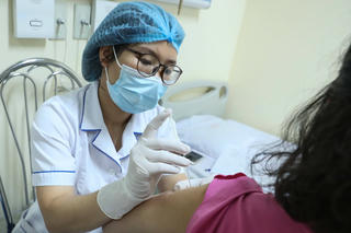 'Giữ chân' công chức, viên chức