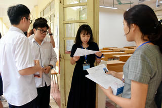Thi tốt nghiệp THPT: Giảm môn thi bắt buộc, giảm áp lực người học