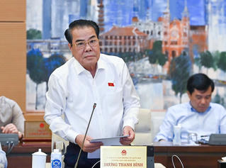 Cử tri và nhân dân lo lắng về tình trạng sạt lở, lũ quét
