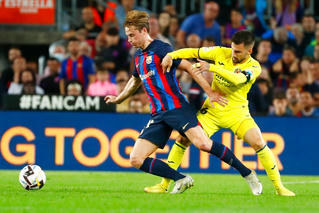 Barcelona đứng thứ hai ở La Liga và kém Real Madrid 3 điểm