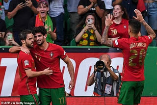 Bồ Đào Nha đứng đầu bảng 2 League A UEFA Nations League