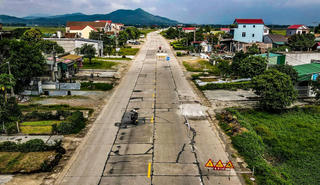 Gần 3km đường QL1A qua Hà Tĩnh thường xuyên hư hỏng, chắp vá