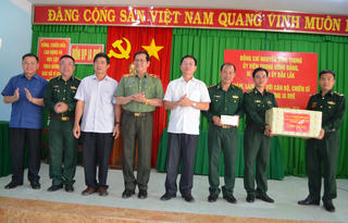 Bí thư Tỉnh ủy Đắk Lắk đến thăm và làm việc với Đồn Biên phòng Ia Rvê