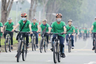 Di chuyển xanh: Cơ hội, thách thức và bài toán cân bằng