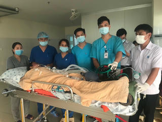 Miễn viện phí cho bệnh nhân bị cây xanh ngã đổ đè lên người