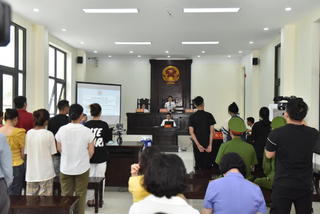 Xét xử nhóm thanh thiếu niên bắt giữ người trái pháp luật