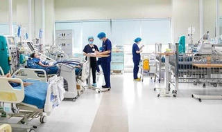 Không bế dốc ngược để cấp cứu trẻ đuối nước