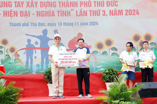 TPHCM: Hơn 7.000 người đi bộ ủng hộ người nghèo