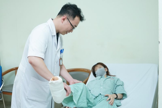 Cứu sống cô gái bị xe tải 1,5 tấn cán qua người