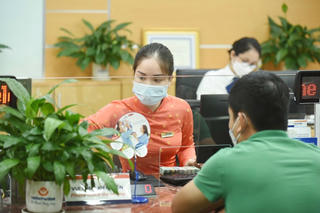 Đẩy mạnh cho vay, nhưng không hạ chuẩn