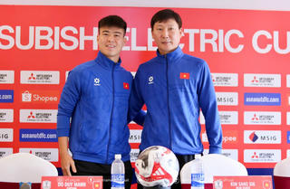 HLV Kim Sang Sik: 'Bước được một chân' vào chung kết nhưng không chủ quan